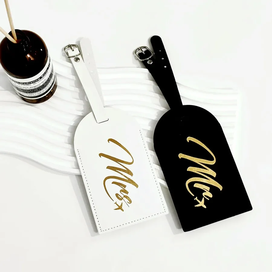 Travel Accessories Gift Set - علامة أمتعة من الجلد الصناعي مع