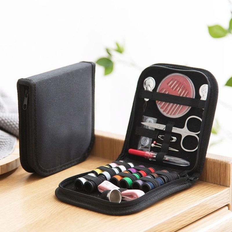 مجموعة خياطة محمولة للسفر والم - مراجعة Travel Accessories Kit For Men وسعره